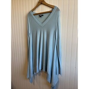 DKNY V-neck‎ sweater women's size small Light Blue Oversized